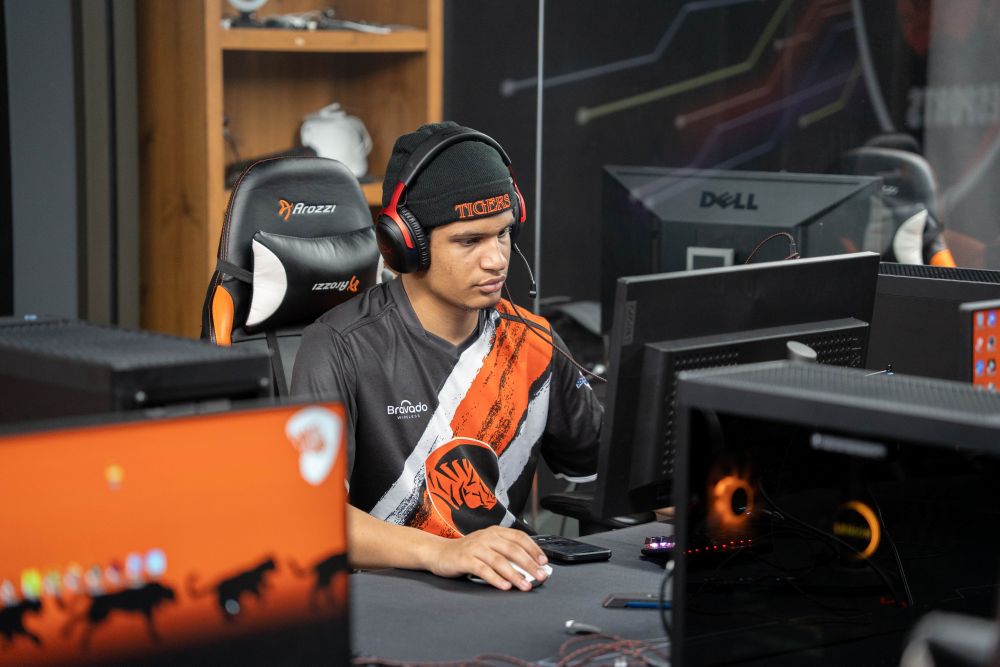 ECU Esports student