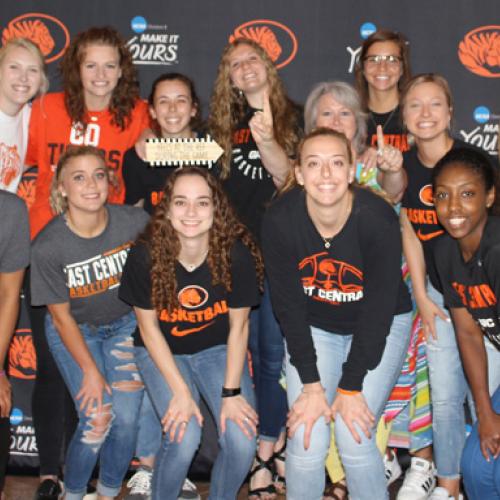 Woman's Basketball Poker Fundraiser 5/2/2019