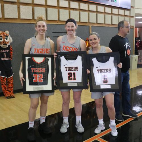 WBB vs. HSU Senior Day