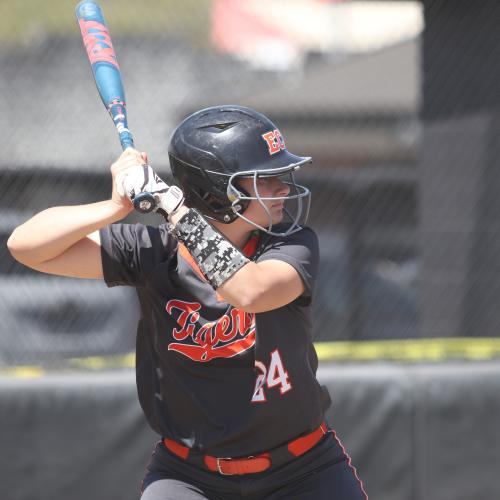 Softball vs. SWOSU