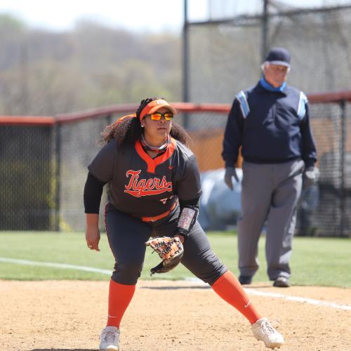 Softball vs. SWOSU