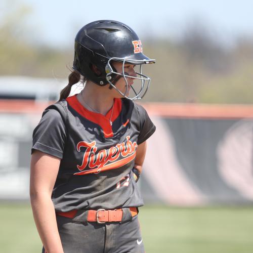 Softball vs. SWOSU