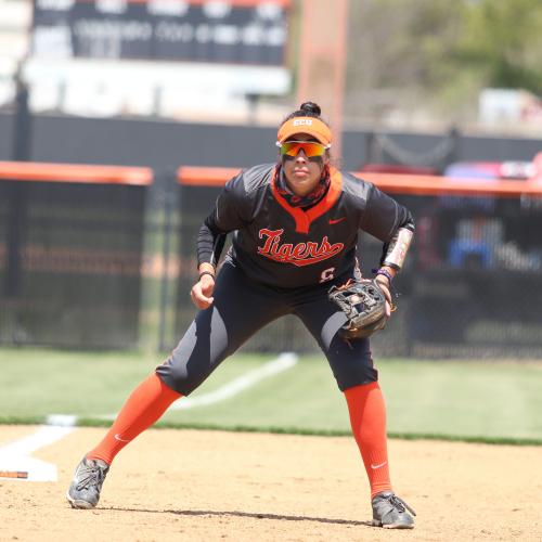 Softball vs. SWOSU