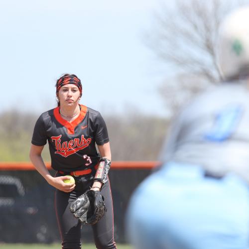 Softball vs. SWOSU