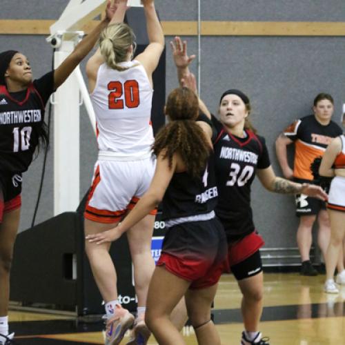 WOMEN'S BASKETBALL VS NORTHWESTERN