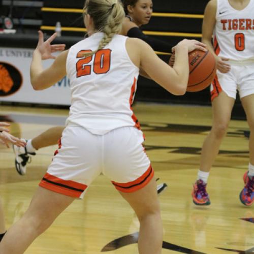 WOMEN'S BASKETBALL VS NORTHWESTERN