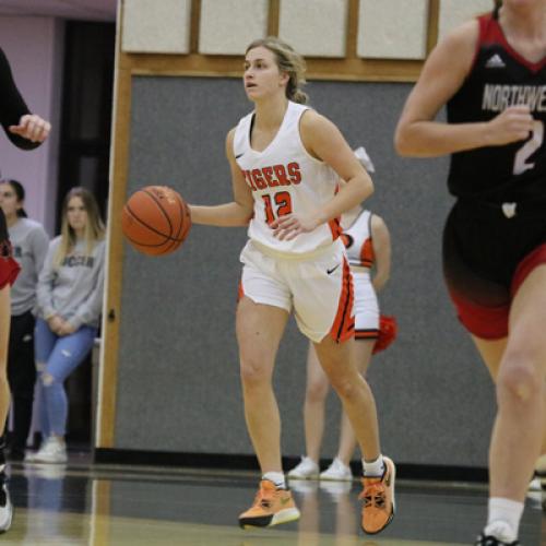 WOMEN'S BASKETBALL VS NORTHWESTERN