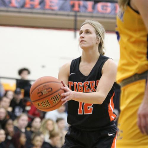 Women's Basketball vs Southeastern (Chickasaw Appreciation Night)