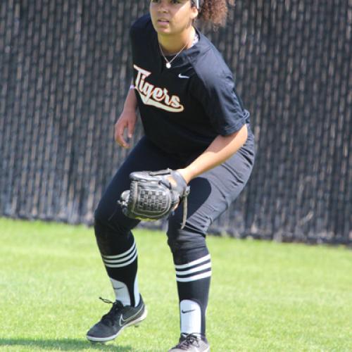 Softball vs Henderson