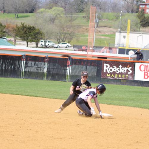 Softball vs Henderson