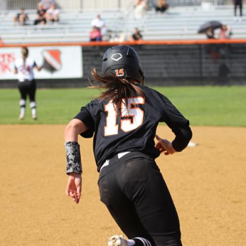 Softball vs Henderson