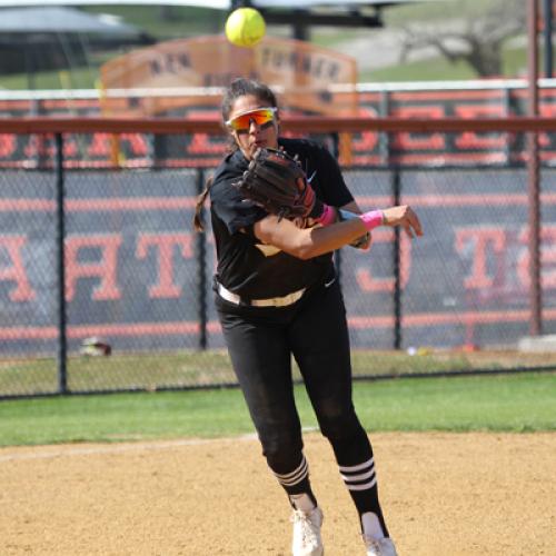 Softball vs Henderson