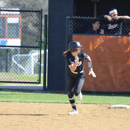 Softball vs Henderson