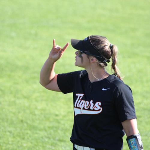 Softball vs Henderson