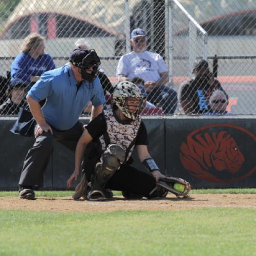 Softball VS Southeastern