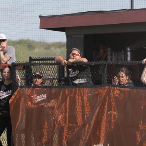 Softball VS Southeastern