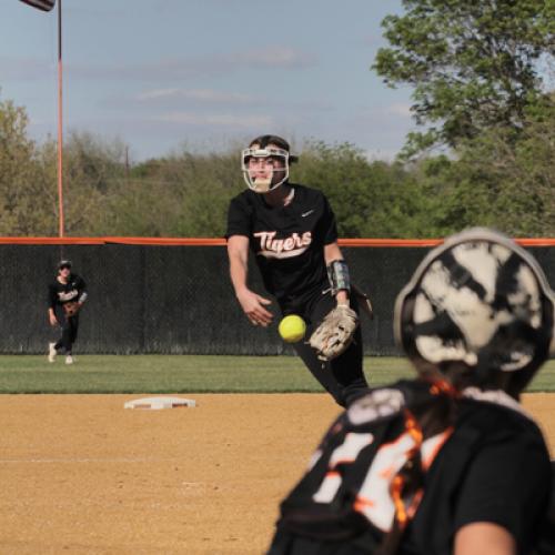 Softball VS Southeastern