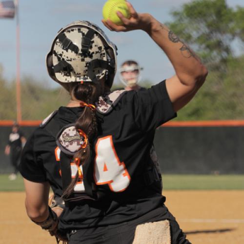 Softball VS Southeastern