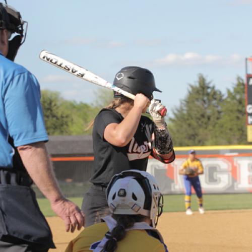 Softball VS Southeastern