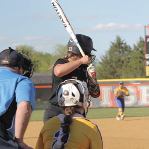 Softball VS Southeastern