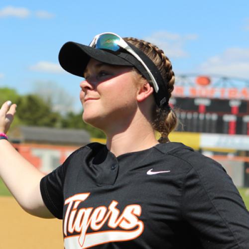 Softball VS Southeastern