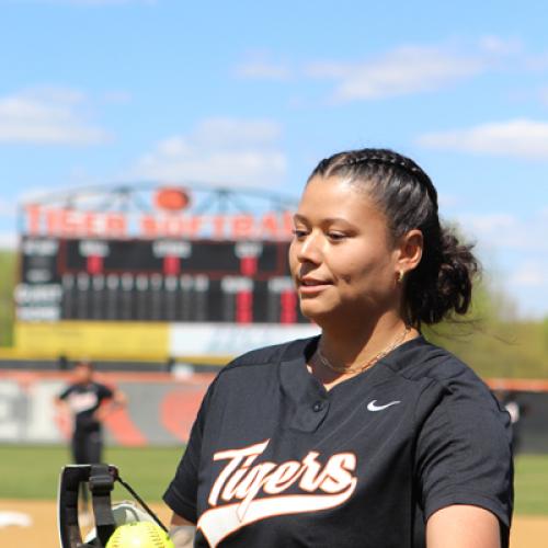 Softball VS Southeastern