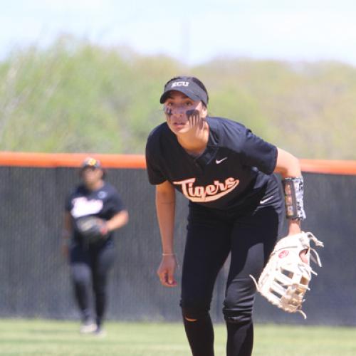 Softball VS Southeastern