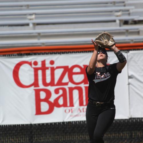 Softball VS Southeastern