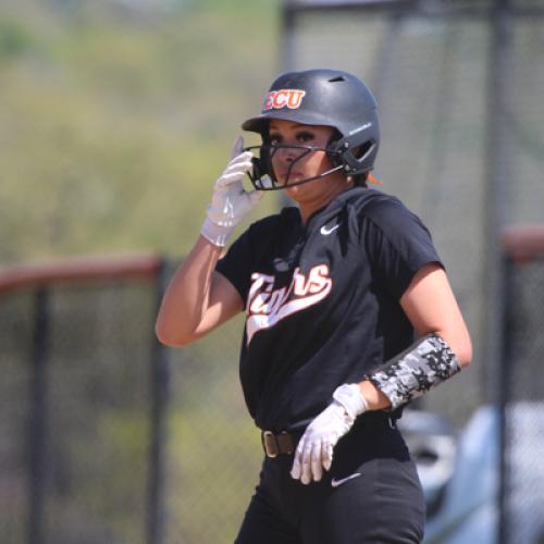 Softball VS Southeastern