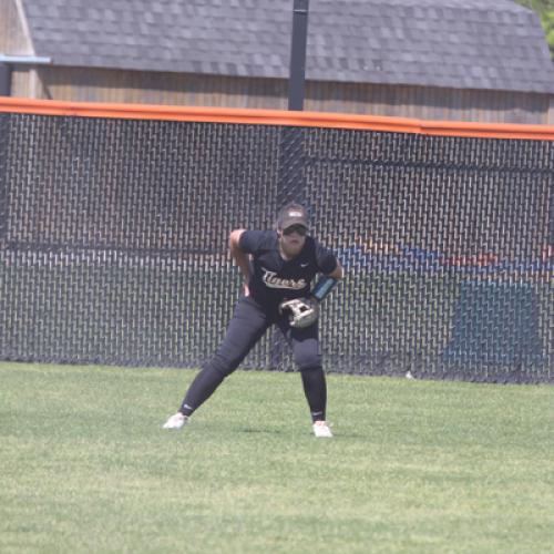 Softball VS Southeastern