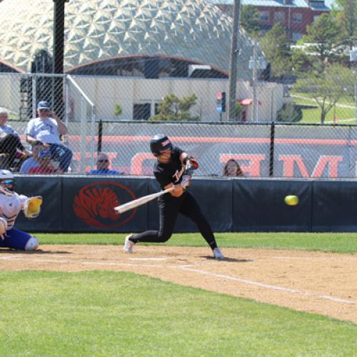 Softball VS Southeastern