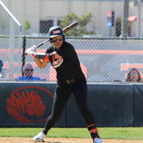 Softball VS Southeastern