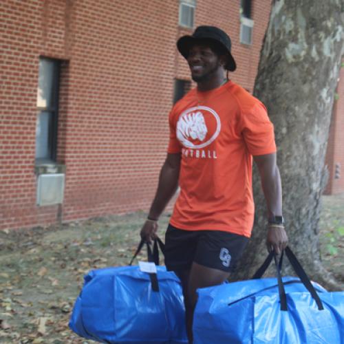 Freshmen Move-in 