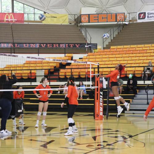 Volleyball vs USAO 