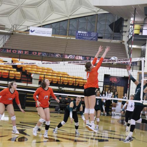 Volleyball vs USAO 