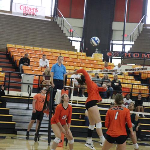 Volleyball vs USAO 