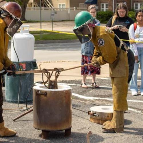 Sculpture Class Aluminum Pour