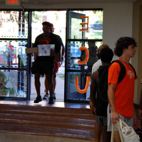 Freshmen Move-in