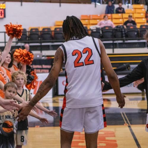 Men's Basketball VS UAM