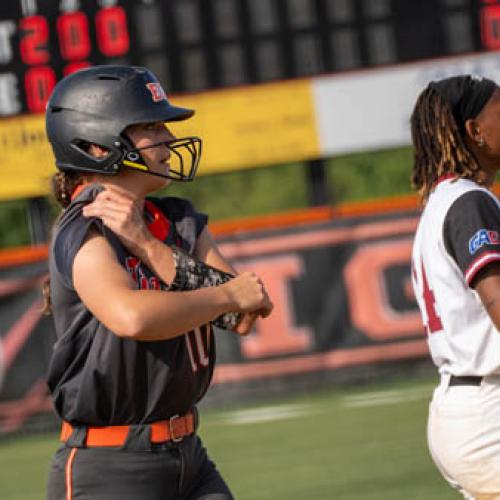 ECU Softball 4/25 Photo