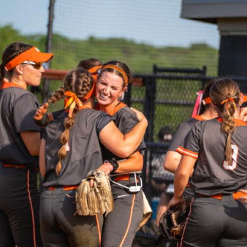 ECU Softball 4/25 Photo
