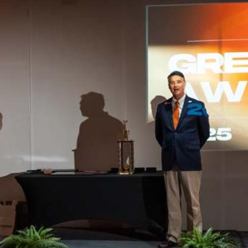 Greek Awards 4.4.25 Photo