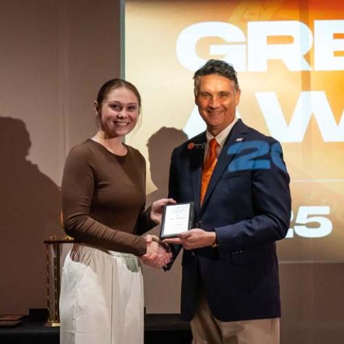 Greek Awards 4.4.25 Photo