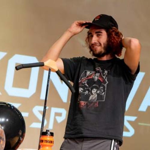 Konowa ESports Signing 5/2025 Photo